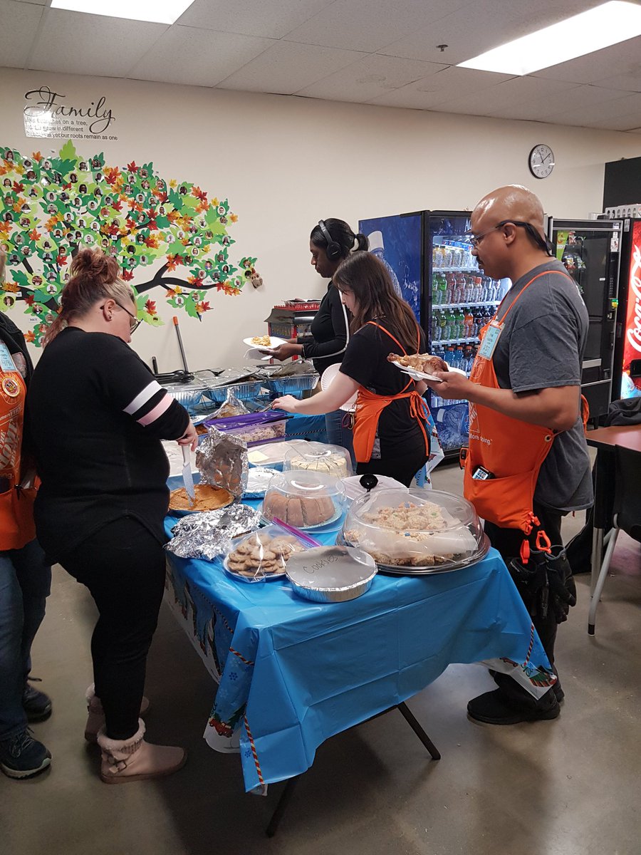 Judy09186018's tweet photo. Yummy 🤗🦃🍮🥧🍰🍪 @corelli189 @David42922 @JasonArigoni @bheadley32 @ccbacefcc5ee46c https://t.co/erbkAUDCJm