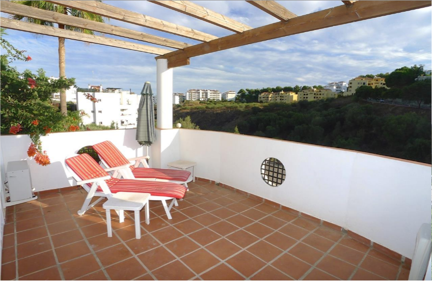 overseasdreams.com/Apartment-for-…  -  € 155,000 - Lovely 2 bed, 2 bath apartment with south west facing terrace and green valley views. Fantastic value for money!! #costadelsol #bargainhunt