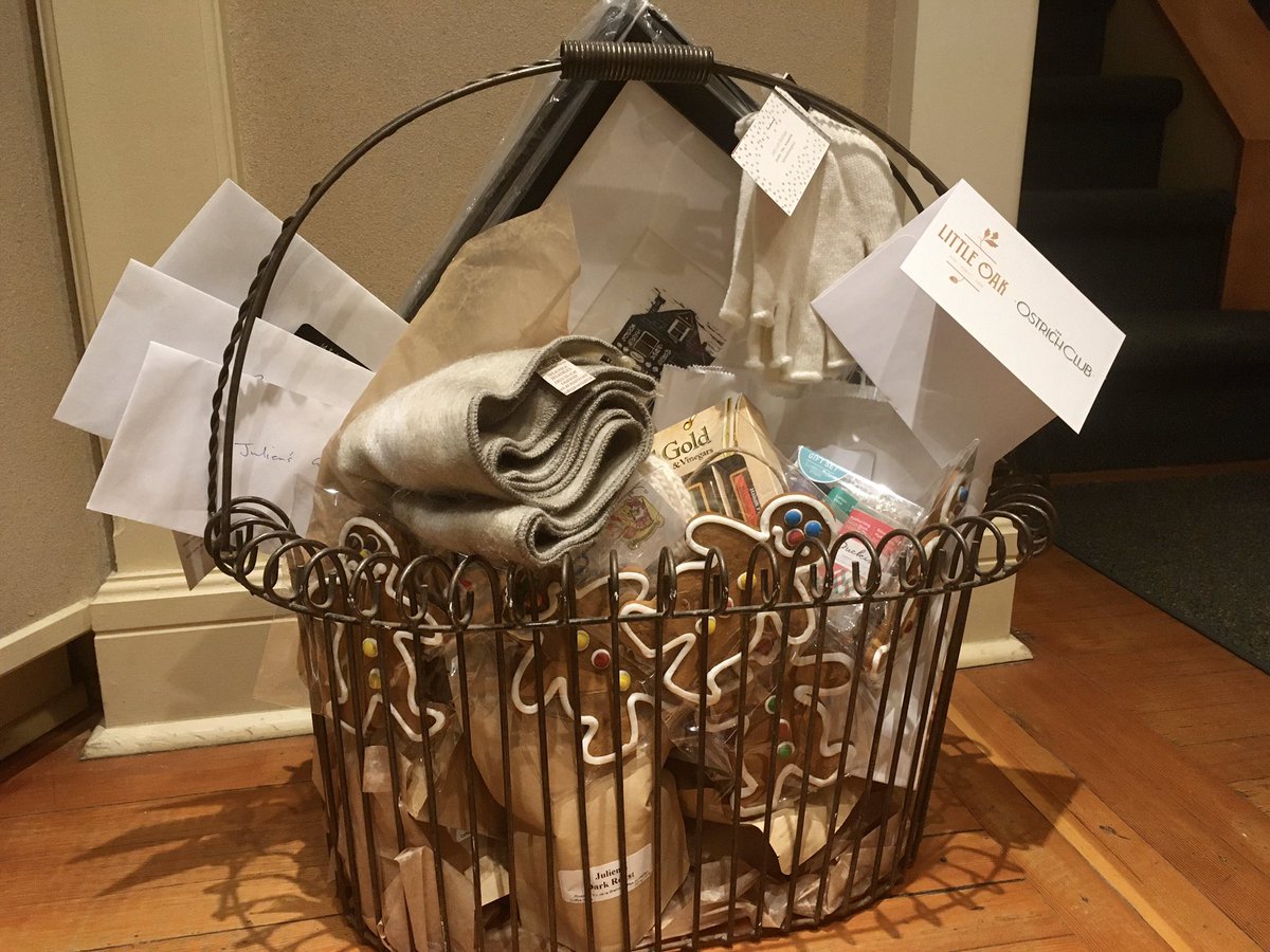 Check out this wonderful gift basket of goodies donated by <a href="/HydrostoneMark1/">HydrostoneMarket</a> merchants! Valued at approximately $700! Tickets are $2 each or 3 for $5. Available at Veith House or during the HydrostoneTree Lighting Dec 6! Draw is 7:15pm at the event #communitysupport #northendhfx