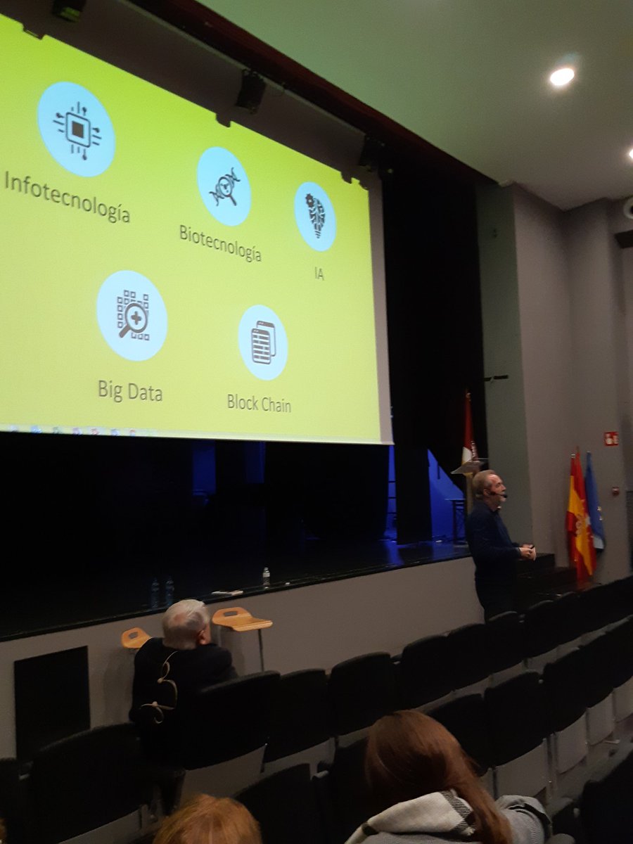 ProyectoEBI's tweet photo. El cambio permanente y reinventarse una y otra vez, va a ser lo verdaderamente importante en la vida de nuestros alumnos. 

@xaragay https://t.co/wJlBdyT04V