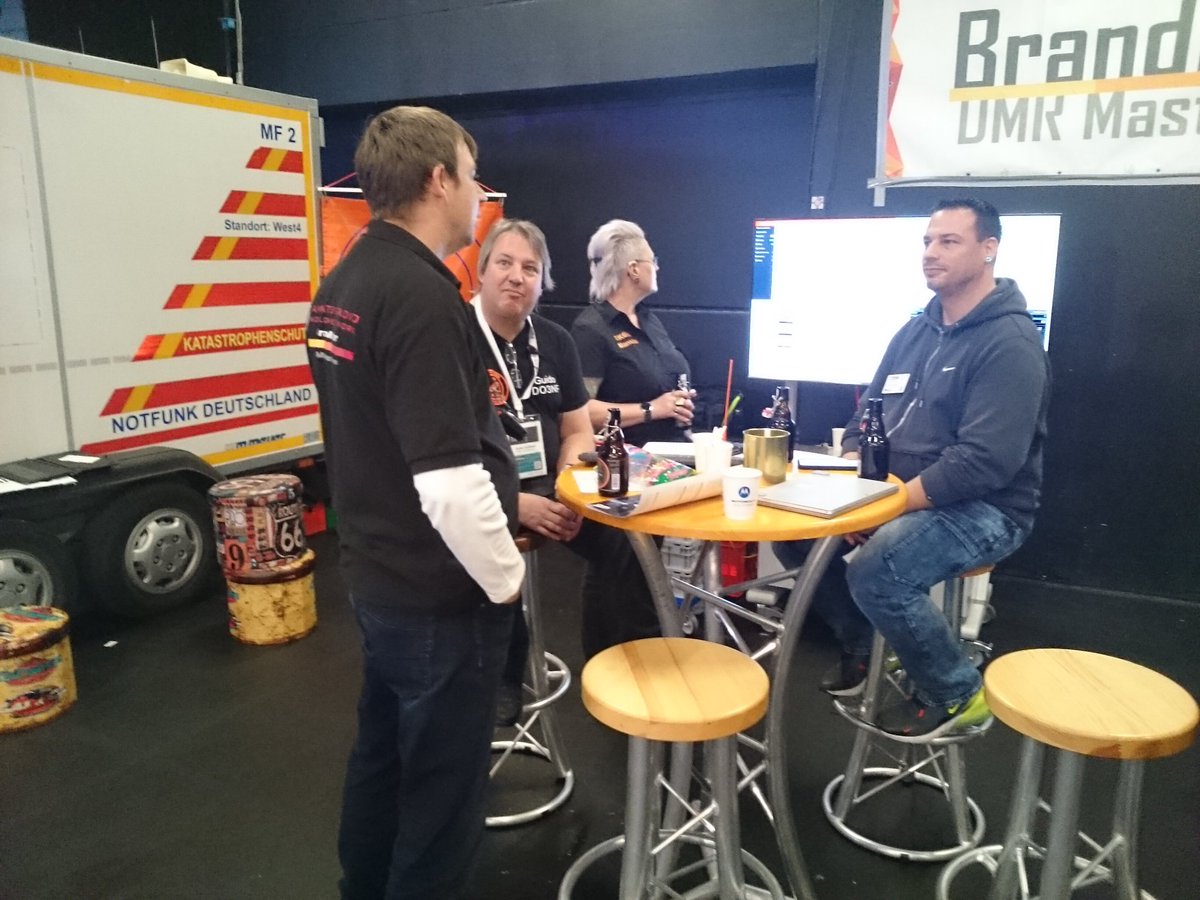 Notfunk_DL's tweet photo. Tag zwei auf der @PMR_Expo 2019 - hier noch zwei Bilder von unserem Stand. #Notfunk #Katastrophenschutz #Amateurfunk https://t.co/AAA1q0zAKP
