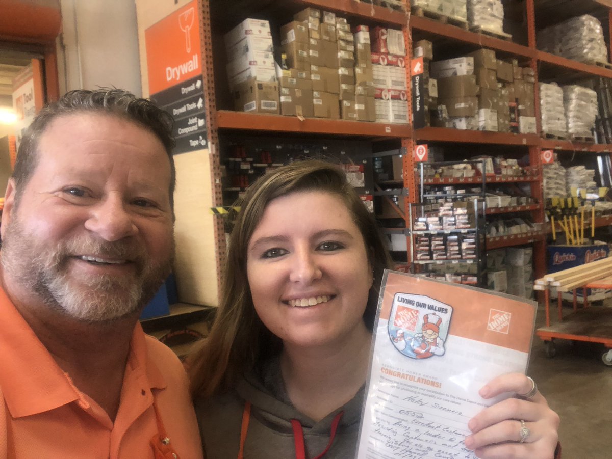 Haylee is “Doing all the right things.” Assisting customers, helping the other PA’s, taking the lead and doing it strong. <a href="/joned_will/">Will Jones</a> <a href="/LewisHom/">Jimmy Lewis</a>