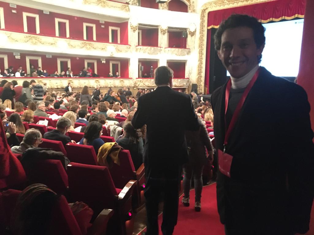 acidH_IL's tweet photo. La Cristy, l'Albert, l'Héctor, l'Alberto i el Robert s'enduen molt bon record de l"experiència de #voluntariat viscuda aquests dies a l'European #ChangemakerSummit @AshokaSpain #socialinnovation  #ECMS19 #femlaILvisible #inteligencialimit #altrescapacitats #atenciointegral https://t.co/LSTNl5wbuk