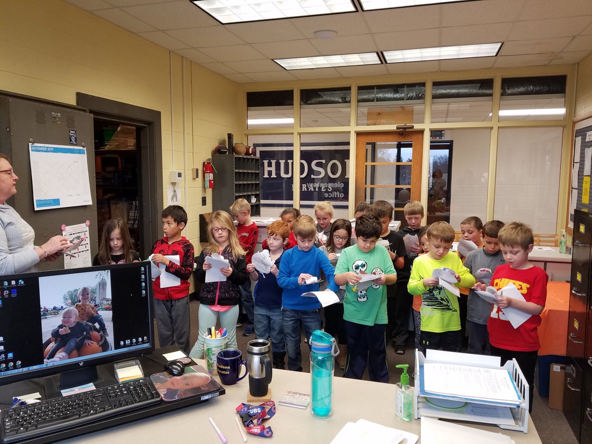 TAJK67's tweet photo. 1st grade Turkeys came to show off their reading skills this morning! #hudsonschools https://t.co/tBtqwb1Inh