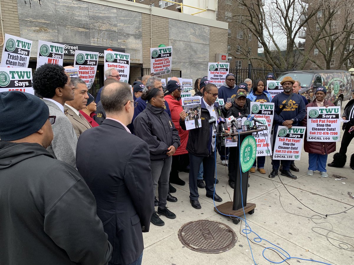 JMartinezNYC's tweet photo. “Every day we’re punched, assaulted, spit on,” says @NelsonRiveraTWU. “Enough is enough.”

Big 🔥 &amp; turnout in Harlem from @TWULocal100, which says filthy trains &amp; anger from the riding public make their tough jobs even tougher. https://t.co/pYH3mENx5B