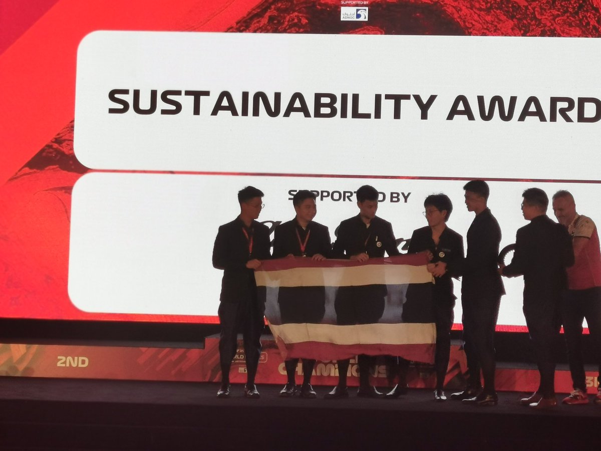 MatrixRacingTH's tweet photo. Matrix Racing @harrowbangkok won the new sustainability award @F1inSchoolsHQ 2019 World Finals. This is in recognition of our sustainable values, eco school and community work and our race car created using zero plastic waste. #STEAM #eco #noplastic ♻️🏁 🇹🇭 https://t.co/UNwk2ZIzOG