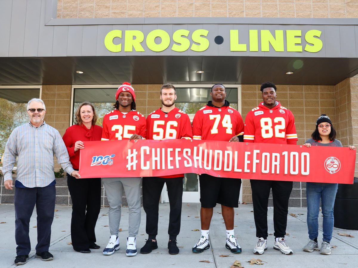 Chiefs's tweet photo. Get involved in the community and have a chance to win signed merch from your favorite players โก๏ธ https://t.co/QxDuzbqP6F
#ChiefsHuddlefor100 https://t.co/gX0sbgg9RS