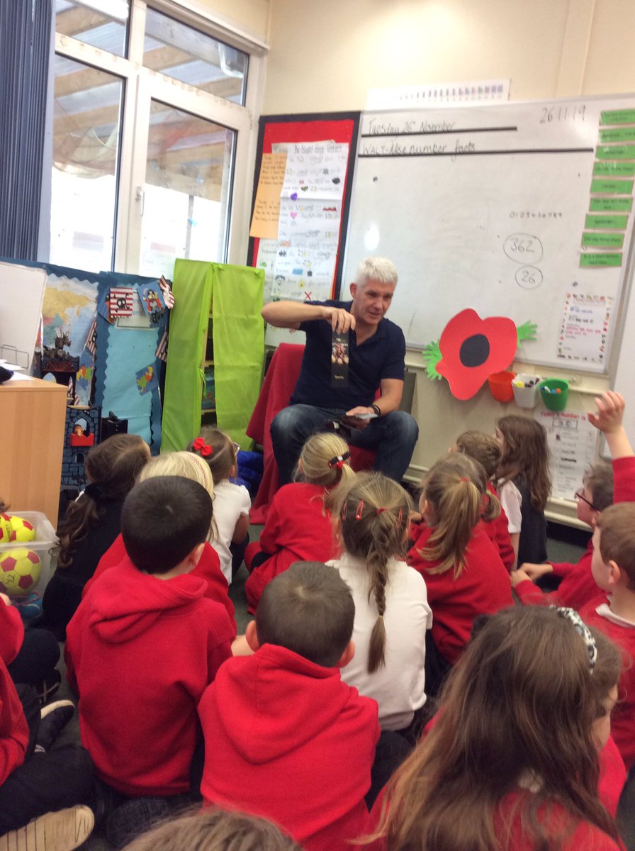 BGrovePrimary's tweet photo. Welsh author Dale Davies visited year two this week to talk to us all about his book. He talked about being an author and shared lots of story writing tips with us. https://t.co/3I5q5fGELo