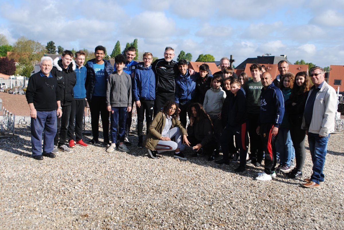 Petit souvenir du séjour mémoriel de 2018 avec 12 adolescents de Casinca sur les traces des poilus corses tombés en Artois à l'occasion du centenaire de la 1ère guerre mondiale.
Ce projet avait été soutenu par la mairie de @PentadiCasinca, @Caf_2b ,@IsulaCorsica ,@MSA de Corse.