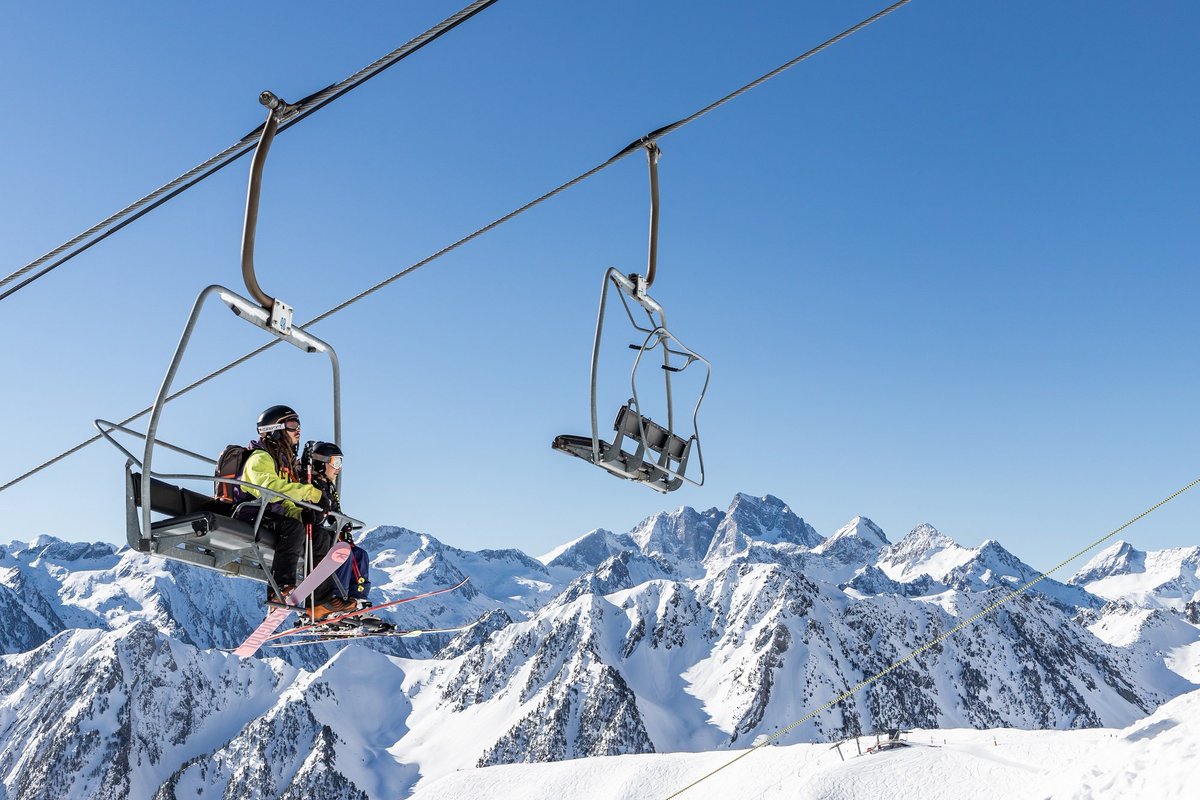 emmagayet's tweet photo. Le début de la saison de #ski se confirme partout dans les #Pyrénées ce dernier week-end de novembre
https://t.co/QjRFSnVNC1 https://t.co/3h1J47RFGI