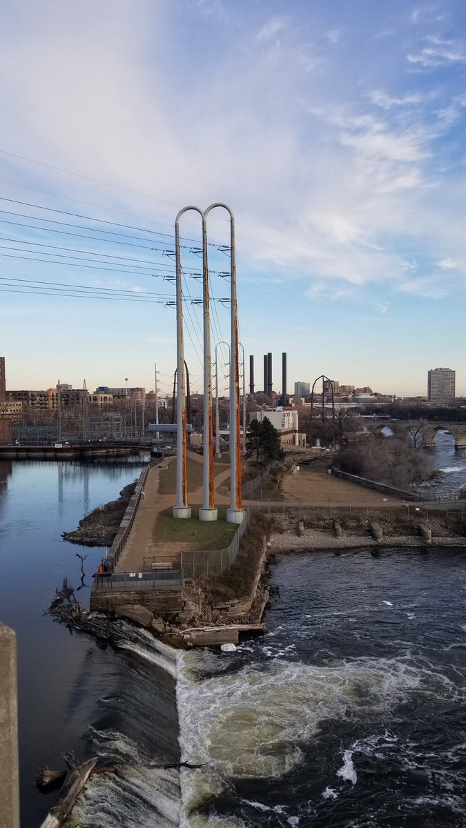 DHPWorldView's tweet photo. Any plans @XcelEnergyMN to paint the towers that sit on the beautiful Mississippi as it flows past downtown Minneapolis? They are quite the eyesore. #paintthetowers https://t.co/Sr9sJSfqse