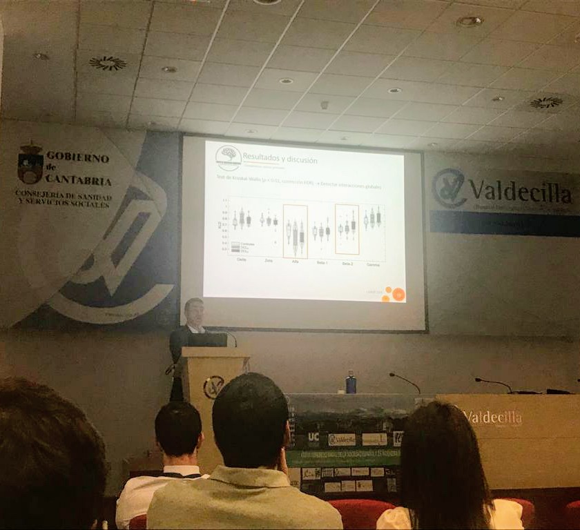 GIB_UVa's tweet photo. El Dr. Poza del @GIB_UVa presenta un trabajo sobre el comportamiento dinámico del #EEG en el progreso del deterioro cognitivo leve a la #enfermedad de #Alzheimer. #CASEIB #CASEIB2019 #Santander #Valladolid @GradoIB_UVa https://t.co/PHAUZtWCE9