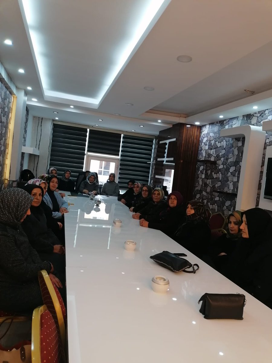 AkPartiKadnKol6's tweet photo. İlçe Başkanımız Sayın Nedim SAĞLAM'ın katılımıyla  Kadın Kolları Başkanımız Sayın Dürdane ŞAHiN'in Riyasetinde Haftalık Olağan Yürütme ve Yönetim  Toplantımızı gerçekleştirdik Hayırlara Vesile Olsun İnşallah. https://t.co/WonbU7PQqe