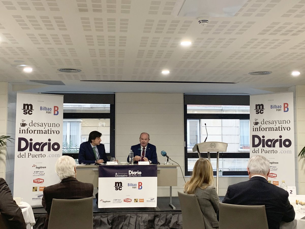 vibacar_'s tweet photo. !Por fin llegó el día 🤗! Hoy nos hemos concentrado multitud de empresas del sector, en el desayuno anunciado hace un par de semanas. Ha participado como ponente: Ricardo Barkala. Una vez más, agradecer al Diario del Puerto😌; evento muy bien organizado 😁. #diariodelpuerto https://t.co/dO4ifCnQVG