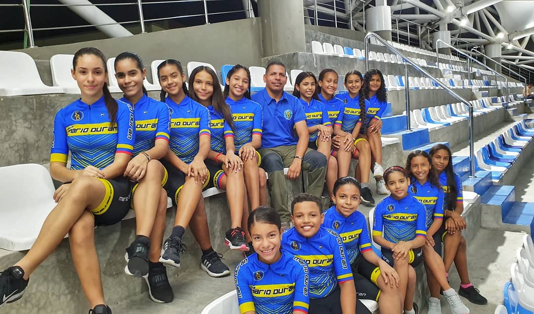 ClubMarioDuran1's tweet photo. Team 🇺🇦CMD🇺🇦 en sus categorías menores, transición  y Mayores, listos para participar el campeonato Sudamericano de Patinaje de Velocidad 2019, Que se realizará  en Guayaquil Ecuador🇪🇨 del 1 al 8 de Diciembre. https://t.co/5INZqkNIz0