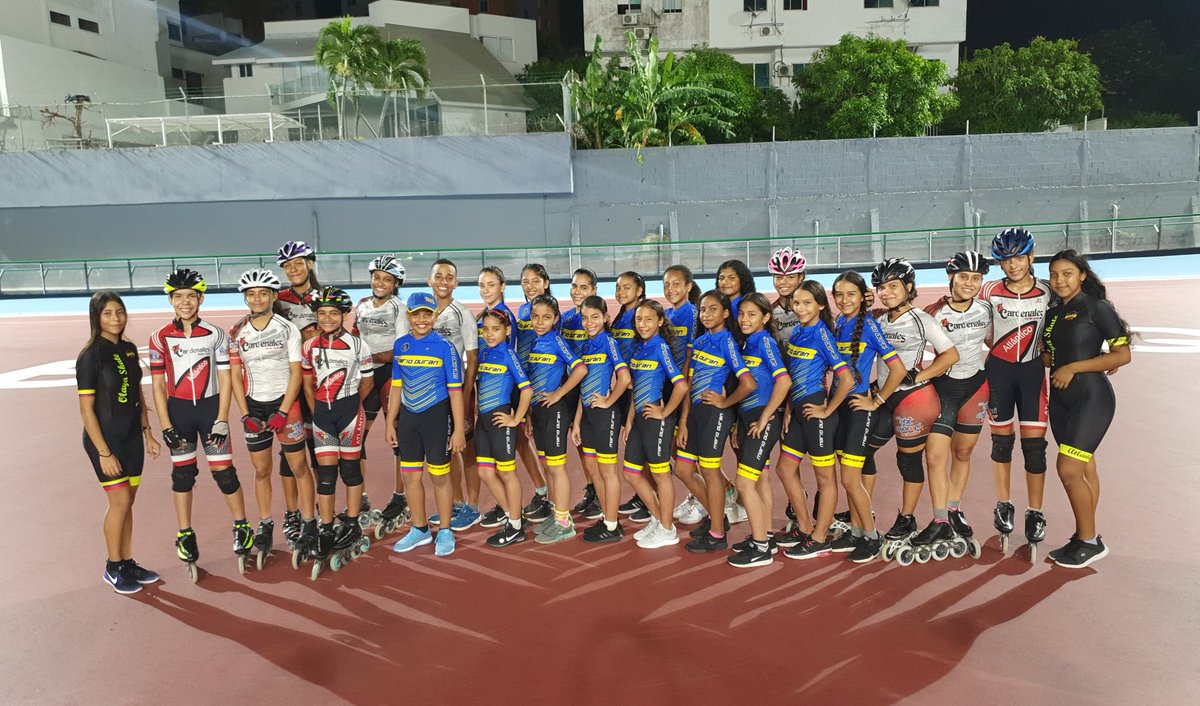 ClubMarioDuran1's tweet photo. Team 🇺🇦CMD🇺🇦 en sus categorías menores, transición  y Mayores, listos para participar el campeonato Sudamericano de Patinaje de Velocidad 2019, Que se realizará  en Guayaquil Ecuador🇪🇨 del 1 al 8 de Diciembre. https://t.co/5INZqkNIz0