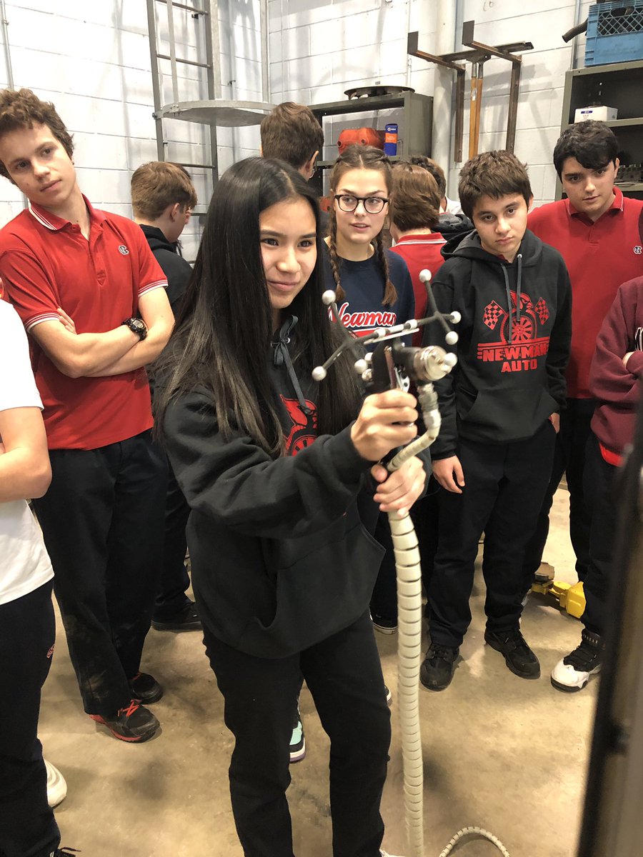 Pavy18's tweet photo. Carstar at SJHN today promoting auto body and automotive painting to our students. @cnewmannews @OYAPHWCDSB1 https://t.co/4msBv0vaAt