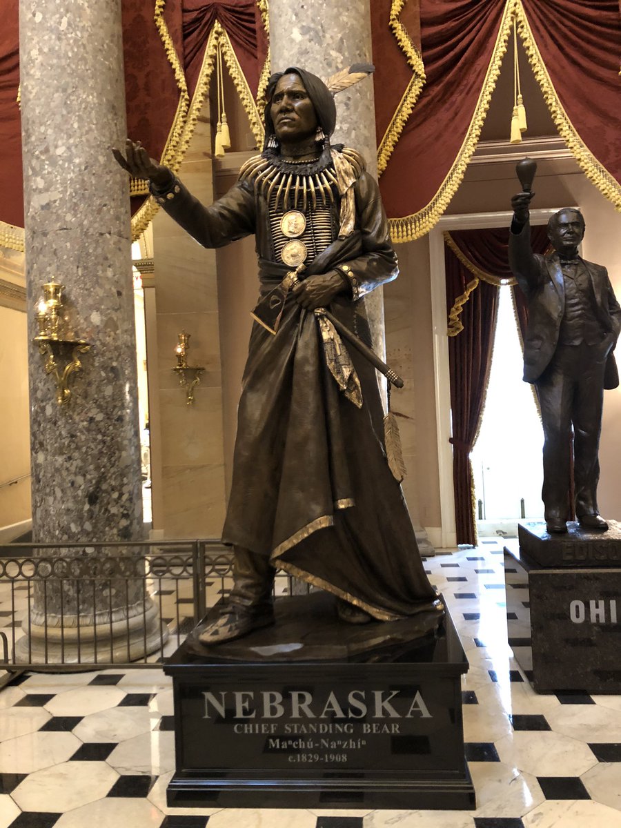 CHSBRinDC's tweet photo. Started off bright and early this morning with a tour of the U.S. Capitol, including the Rotunda and Statuary Hall. #EPluribusUnum #BearsInDC https://t.co/HiRYtGk9C5