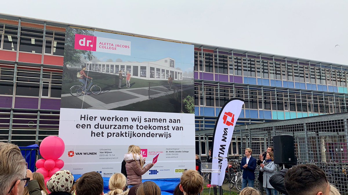 Bijzonder mooi en leuk om voor en met leerlingen van het <a href="/drajcollege/">dr. Aletta Jacobs College</a> de starthandeling te doen van de nieuwbouw praktijkonderwijs waarbij betrokken <a href="/VMEZArchitecten/">Van Manen en Zwart</a> <a href="/PrangerRosier/">Pranger-Rosier Inst.</a> bit.ly/34pcKGr