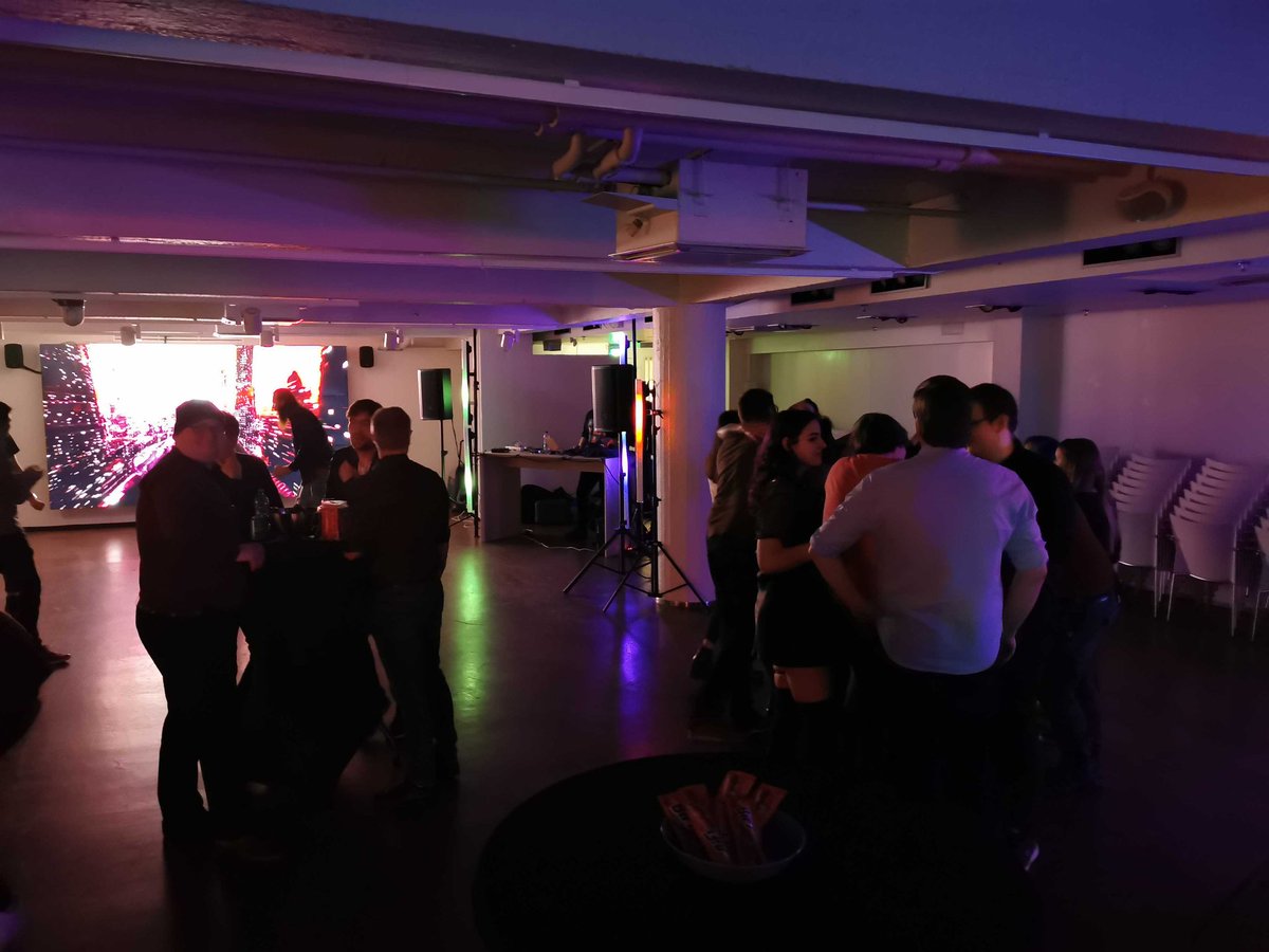 HAVUgaming's tweet photo. Kiitos kaikille teille jotka liityitte seuraamme viime lauantaina. Huippu ilta huipussa seurassa!
Nähdäänkö seuraavissa juhlissa? 🤫
#boxbyposti #HAVU500 https://t.co/lPr6Wq5BSJ