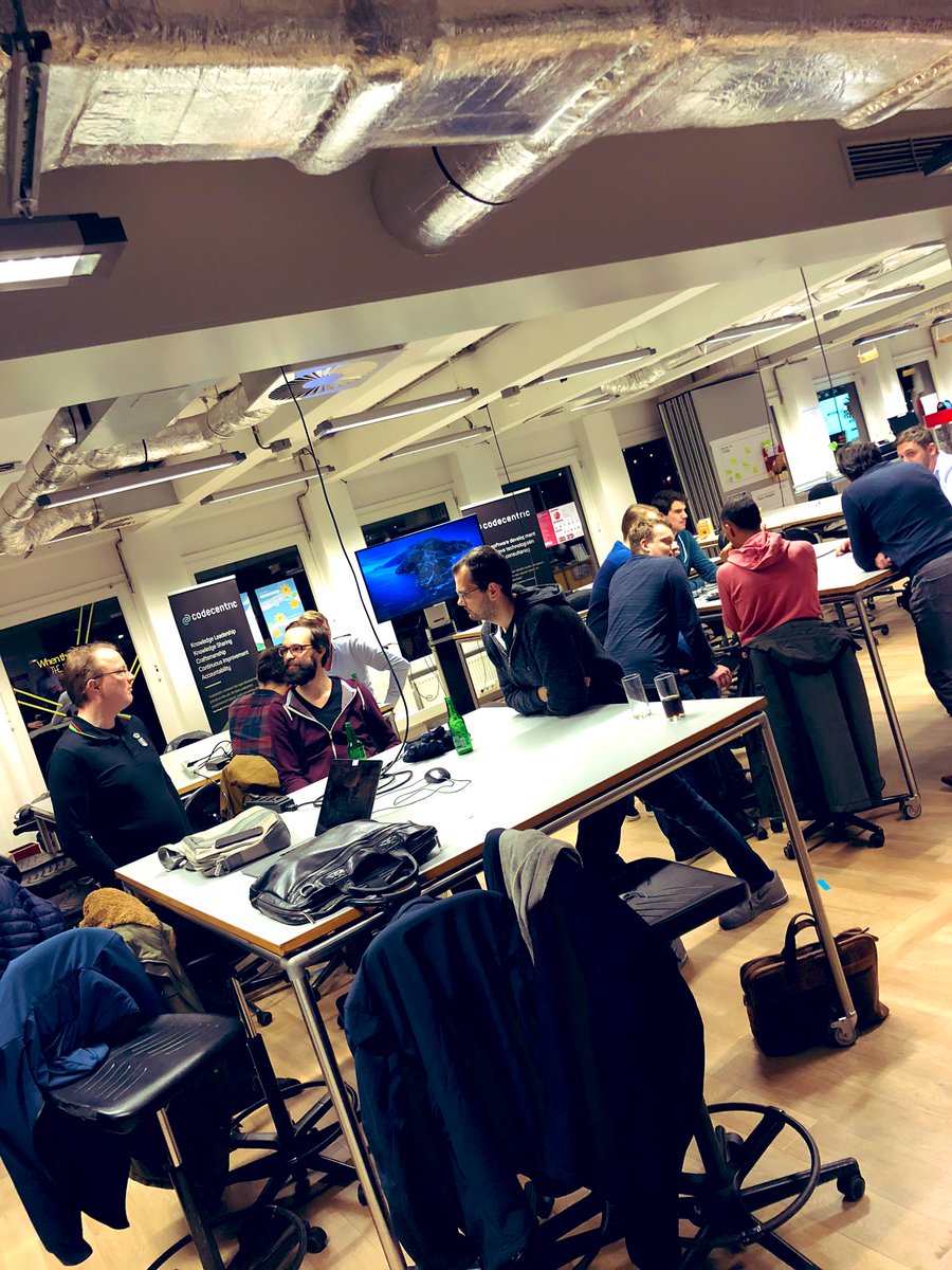 codecentric_nl's tweet photo. Vanavond een gast college op de Hogeschool Rotterdam! Een leuke en leerzame hands-on workshop over GraphQL door onze collega @PatrickDronk We gaan beginnen! #hogeschoolrotterdam #meetup #rotterdam #graphql https://t.co/2vmSZ3j1n9