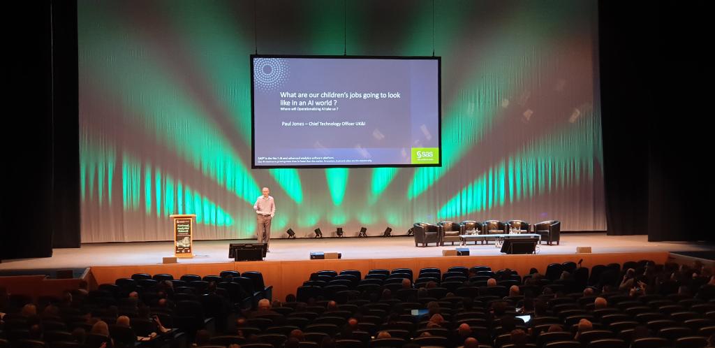 SASSoftwareIE's tweet photo. Today at #AnalyticsSummit19 SAS’ Paul Jones discussed insights into the future of jobs in an #AI world. As well as this, we announced the winner of our #FindtheFraudster challenge! https://t.co/lmlQWzGVzw