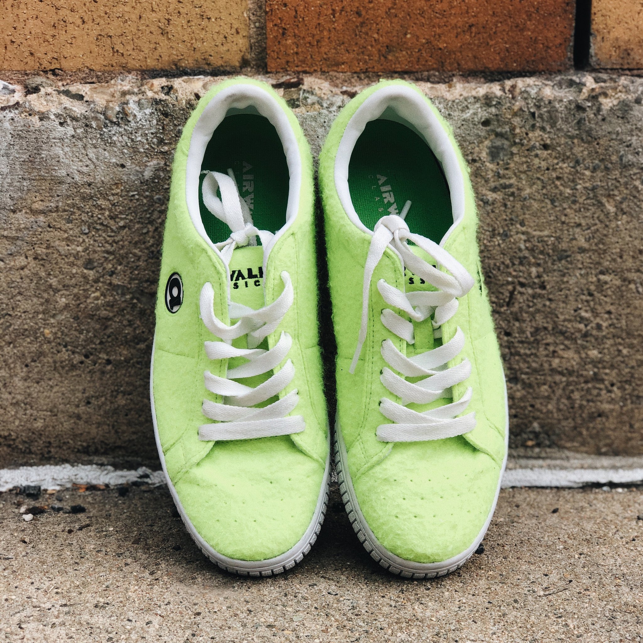 airwalk tennis ball shoes