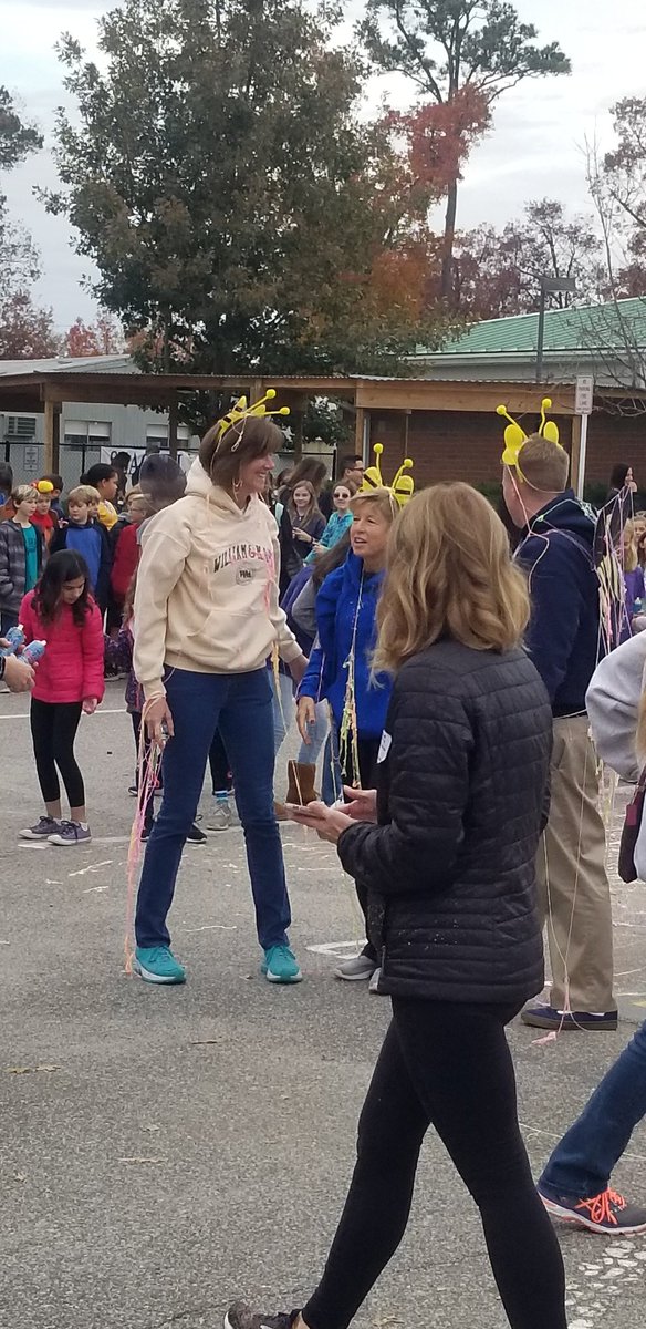p_tprb4's tweet photo. 100% PTA class Winners Silly String the Principals!!! @TESSeagulls @cziggy1 @Mere008 https://t.co/Qw8NLa8CT9