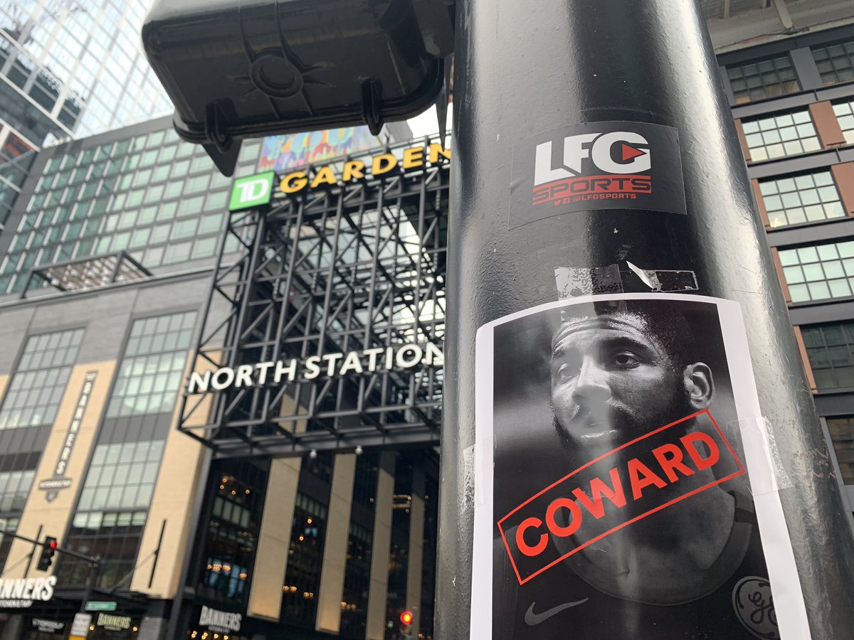 HayleyByrnes's tweet photo. Currently out the front of TD Garden: https://t.co/dVKuCOu0rT