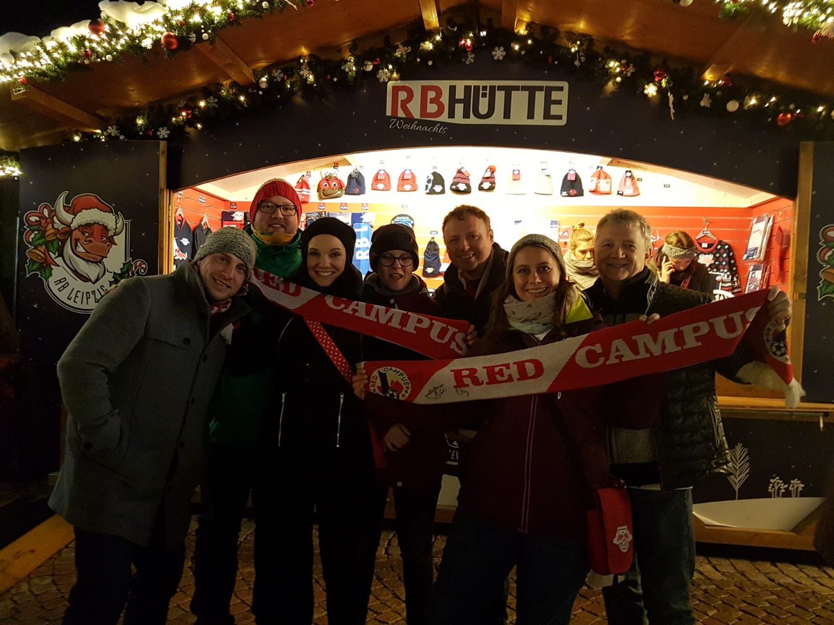 Vorglühen vor der Champions League! 🔴⚪️ Natürlich stilecht! 🎅💫🌲 #redcampus #Weihnachtsmarkt #rbl #rbleipzig #leipzig #ChampionsLeague