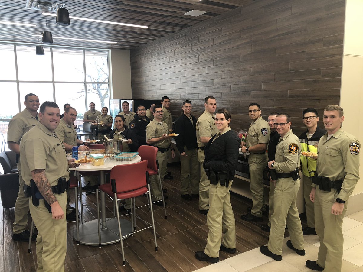 The 108th made a Thanksgiving meal for lunch today! <a href="/CollinCollegePD/">Collin College PD</a> <a href="/FlowerMoundFD/">Flower Mound FD</a> <a href="/CarrolltonTXPD/">Carrollton TX Police</a> <a href="/CollinCoSO/">Collin County Sheriff’s Office</a> @Sherman_Police <a href="/TheColonyPolice/">The Colony Police</a> <a href="/RockwallPD1/">Rockwall Police Department</a> <a href="/GarlandFire/">Garland Fire Dept.</a> <a href="/CityofParisTX/">City of Paris Texas</a>