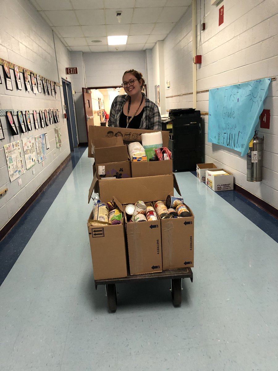 Student Council delivers to the <a href="/CathedralKitch/">Cathedral Kitchen</a> #tatemtigerpride