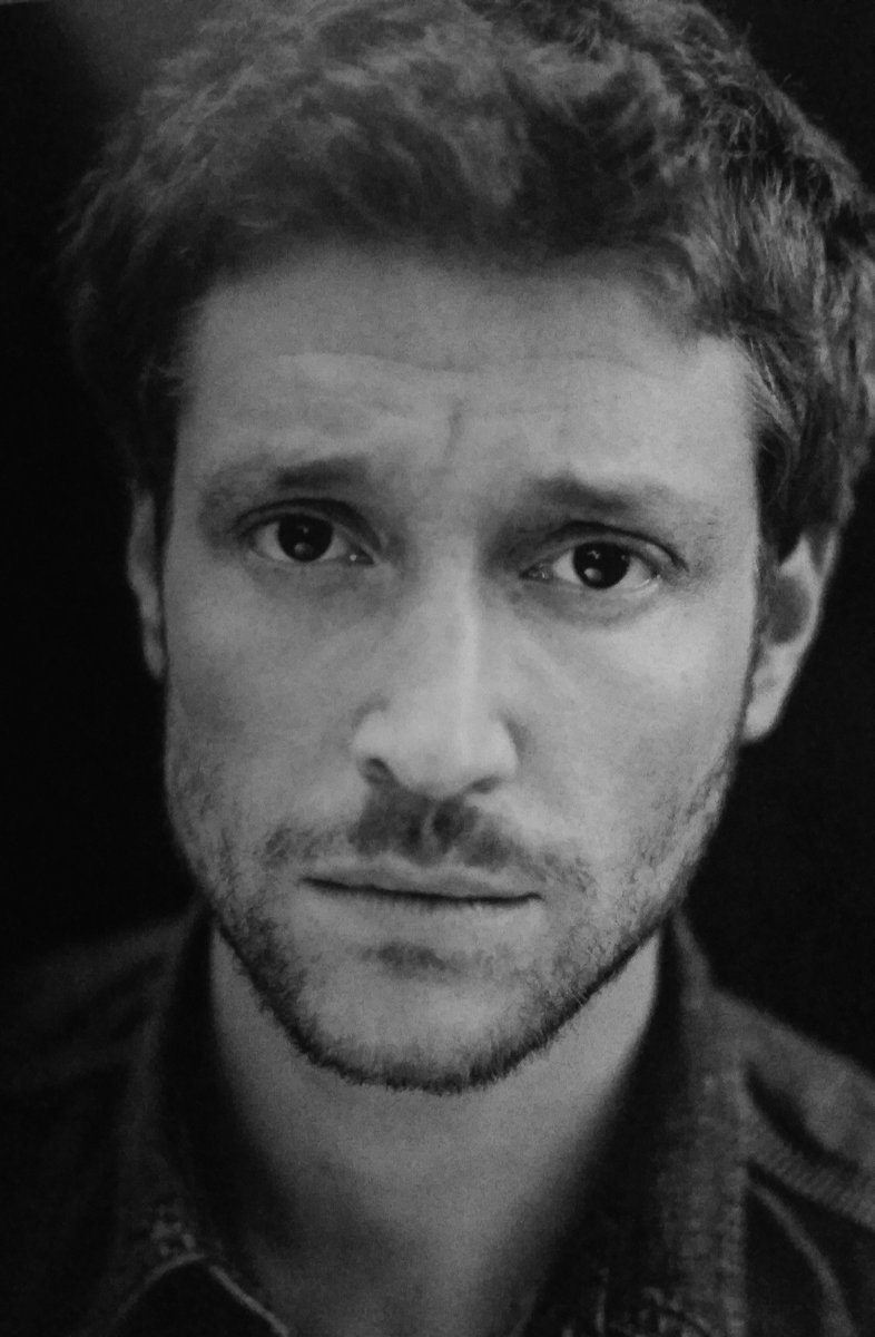 nelie_sunshine's tweet photo. "When you photograph a face, you photograph the soul behind it" 🖤
(Jean-Luc Godard)
#portraitdiaries #danieldonskoy @danieldonskoy
📷 Joy Dana https://t.co/Zh4VgkODsp