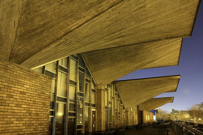 Last but not least, Queensgate Market, 1968-70, to the designs of the J Seymour Harris Partnership with Leonard and Partners as consultant engineers. Grade II listed for 'innovative use of cutting edge technology' construction 7/7