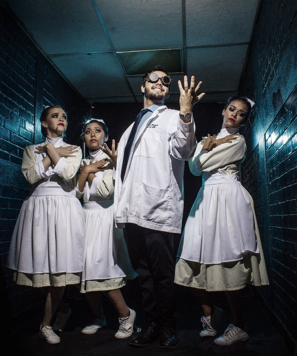 lamaletaproduc1's tweet photo. No dejen de ver dicotomía, teatro del absurdo, una comedia que los hará reflexionar nos quedan dos fines de semana, estaremos hasta el 8 de diciembre en el teatro de cámara Hugo carrillo https://t.co/d2eNrLoryU