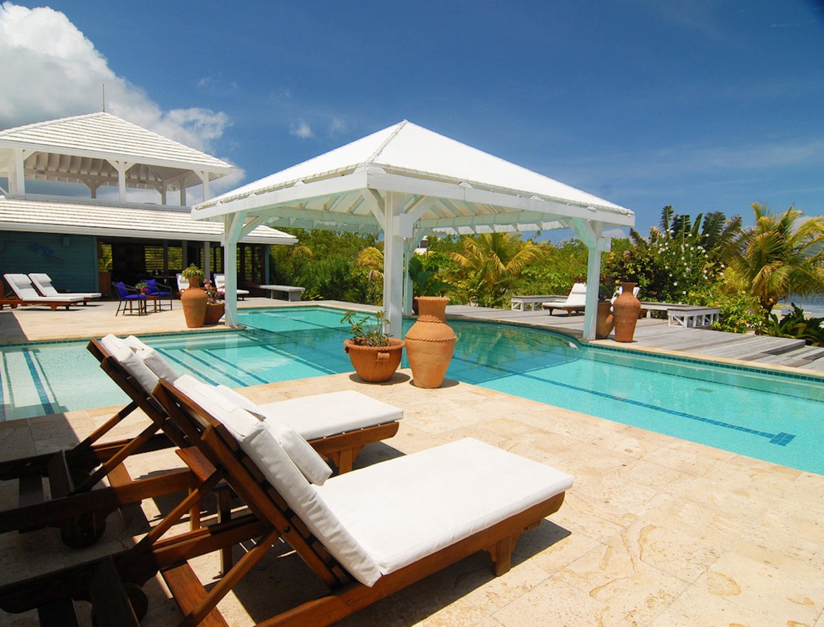 BarefootCay's tweet photo. While you are giving thanks with family and friends tomorrow, plan your next time together on a tropical getaway! There is something for everyone at Barefoot Cay, and our villas comfortably accommodate families and groups.

Book now: https://t.co/0MS1u5AQ5O
#thanksgiving #family https://t.co/S6EFU1EuWi