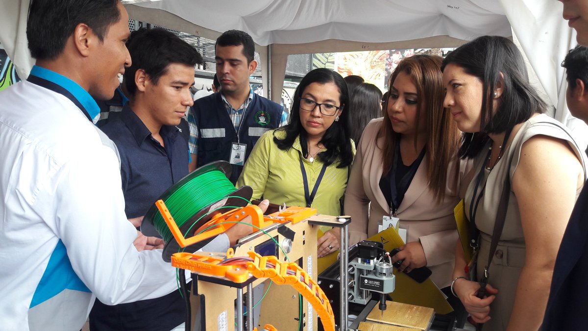 ISTSB_Oficial's tweet photo. ISTSB | En feria de oferta académica #InstitutosSaberHacer, estudiantes podrán conocer la oferta académica de nuestra institución. Formación técnica y tecnológica y vivir la experiencia con nuestros proyectos.@vallovig @ruthriveraespa2 @EduSuperiorEc https://t.co/4NNDxCGddj