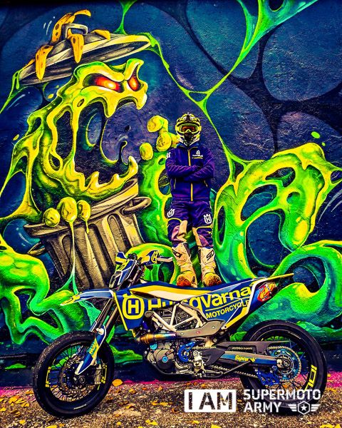 🌍  a colorful contribution for tonight with @supermob_701 standing tall on his 701 💪🏻 Thank you!
.

#ridestronger #iamsupermotoarmy #strength #enjoy #together #supermotoarmy #twostroke #4stroke #supermoto #supermotard #supermotolife #motolife #moto #achieve