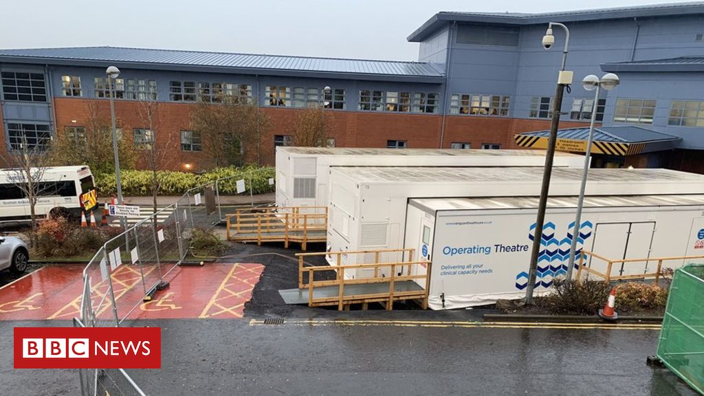 Hospital sets up temporary operating theatre in car park
bbc.in/35Jxb1b
