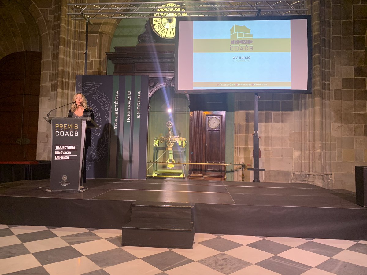 jcanadellb's tweet photo. A l’entrega de premis del @coacbcn Colegi Oficial d’Agents Comercials a la #LlotjadeMar #PremisCOACB19 https://t.co/EvjOucKtFz