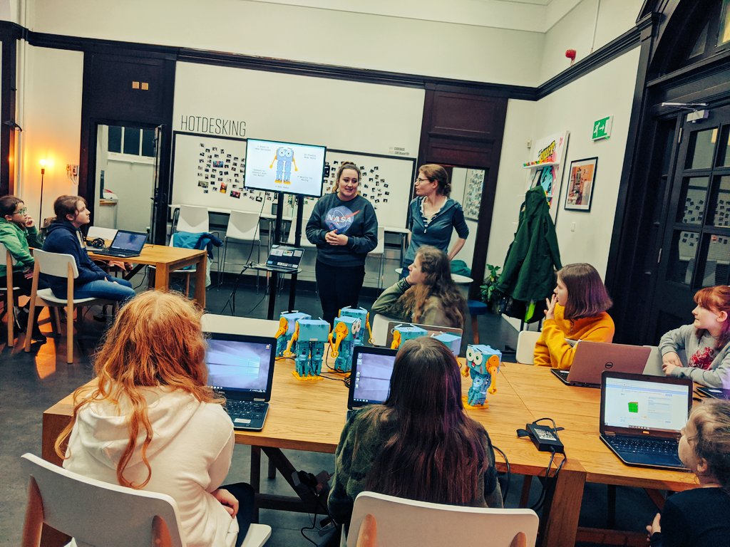 CodeBaseStirl's tweet image. Whoop 🙌🤖 we&apos;re loving playing around with Marty! Massive thanks to @RoboticalLtd for visiting us ♥️🎉 #codelikeagirl #girlscancode