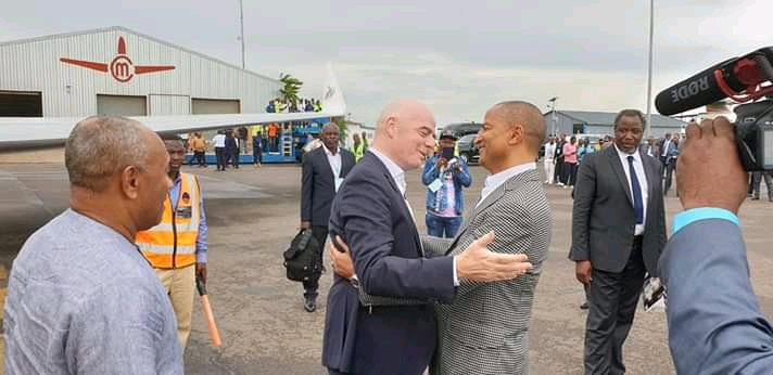 La présence du président de la FIFA à Lumbashi est une confirmation du leadership footballistique du président <a href="/moise_katumbi/">Moise Katumbi</a> sur le plan mondial  ! Très fier d'un compatriote <a href="/moise_katumbi/">Moise Katumbi</a> qui attire le monde <a href="/fecofa_kinshasa/">Compte Officiel de Léopards</a> <a href="/caf_online_FR/">CAF - FR</a> <a href="/SalomonKalonda/">Salomon SK Della</a>