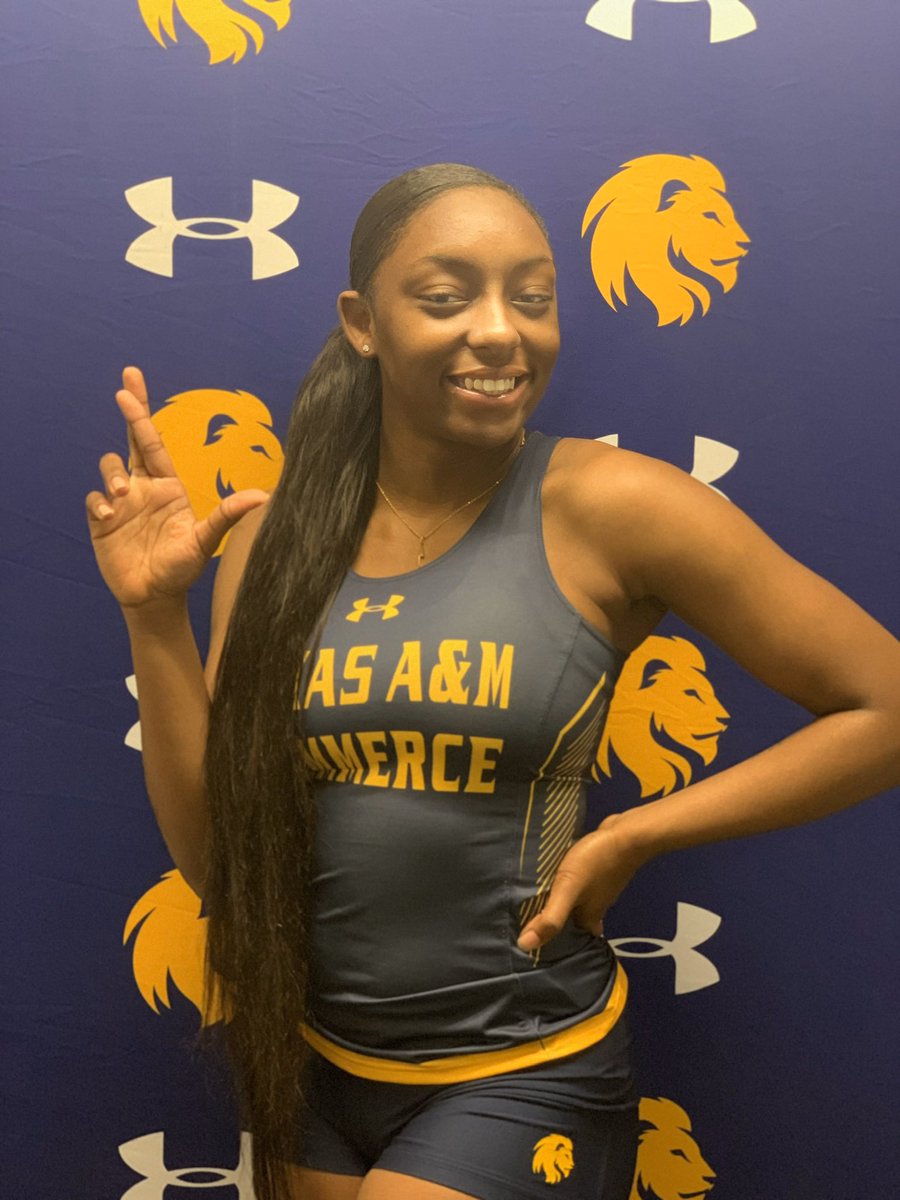 onlydarnee's tweet image. Glad To Say I Am Committed to Texas A&amp;amp;M University-Commerce 💛💙💛💙