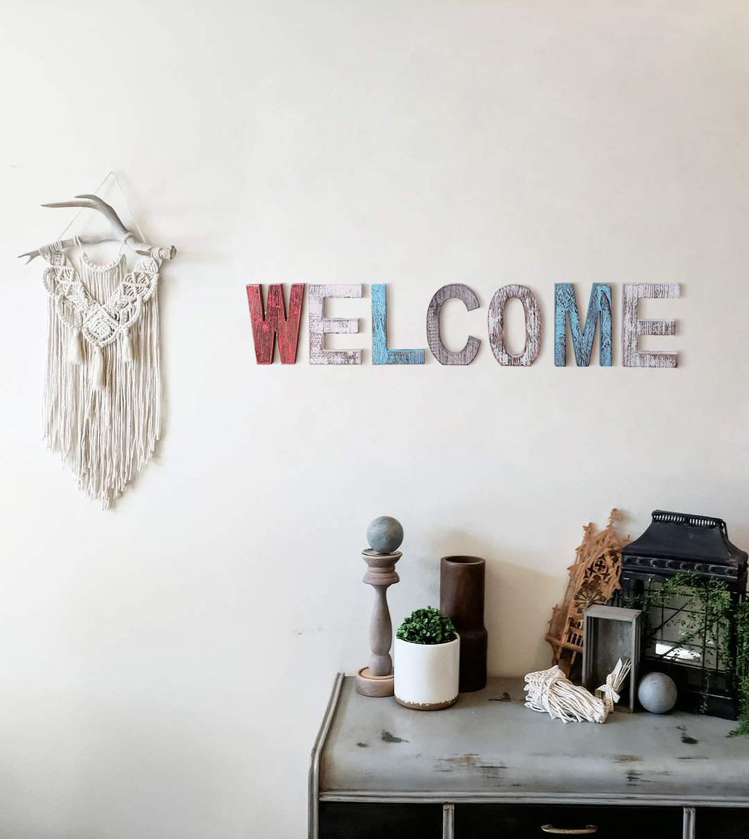 ComfifyHQ's tweet image. There’s no better way to add a rustic touch to your home than adding a decorative wooden sign on your living room’s shelves or walls. 🤩 Choose your favorite sign and order it via the link pixelfy.me/ENSviW today! 📦 Save 25% with promo code 25RUSTIC ⏳⁠

#Comfification