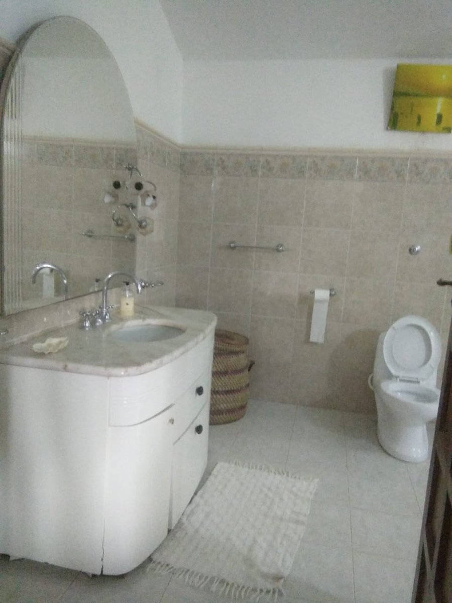 NAME: BLUE HOUSE
4 bedroom house fully furnished
Located along the Kilifi creek, next to plan international 
For bookings kindly DM