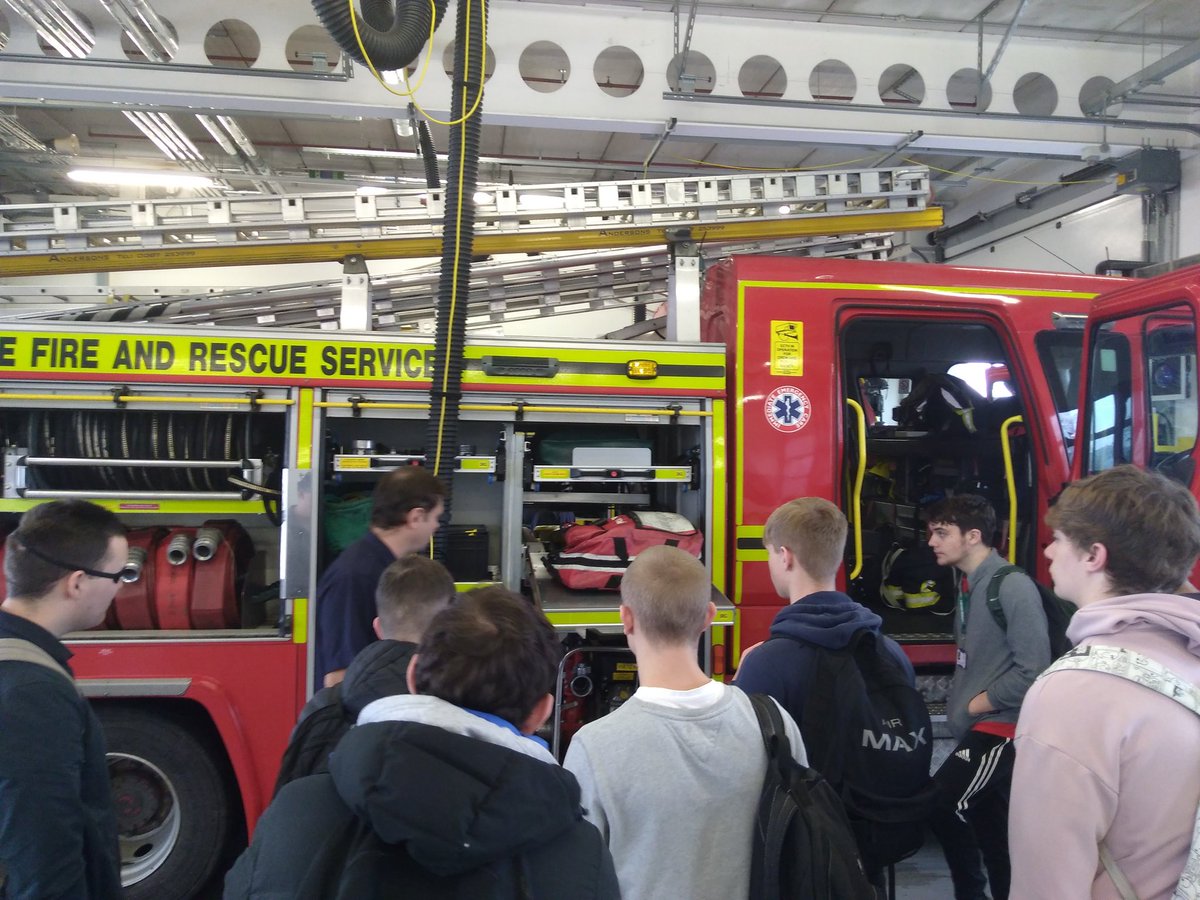 SchOutdoorEd's tweet photo. Brilliant day! With the L1 and L3 public service @SparsholtPS students from @Sparsholt_Coll learning all day with the @Hants_fire service in Winchester. Big thank you to all the staff involved. We all had a fantastic day! https://t.co/XQPB5NEKDZ
