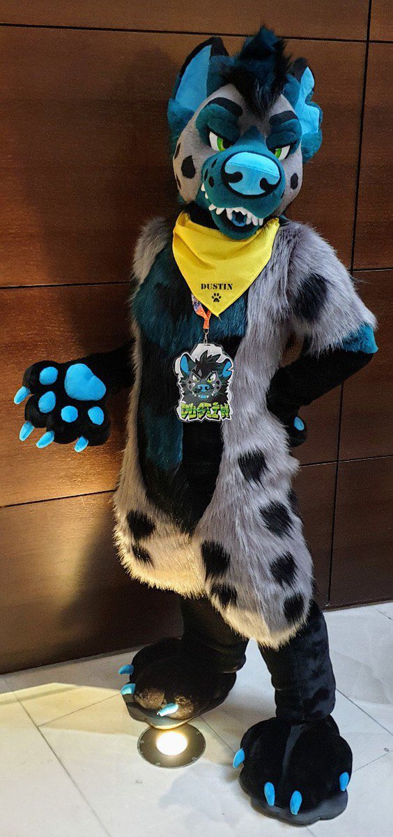 GrumpPandaZero's tweet photo. @IllumiCyberwear Thanks for the chance! :) https://t.co/oEdRWC11Et