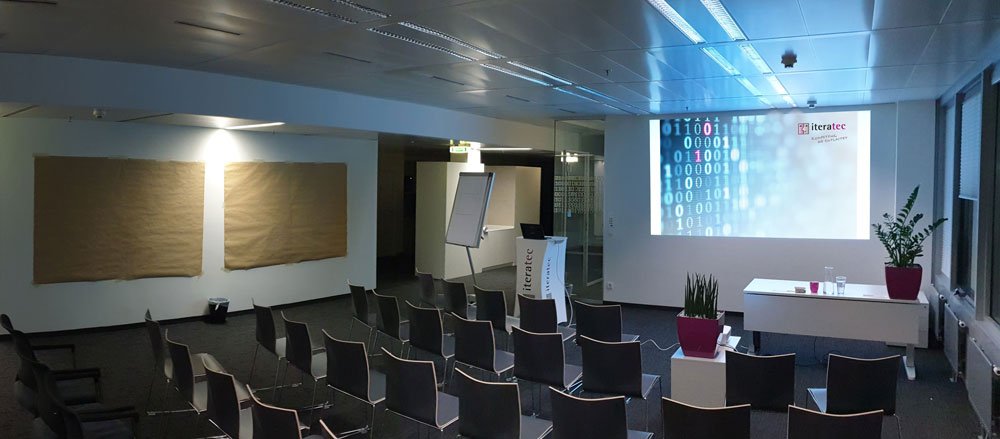 Already looking forward 2 our next #ddd #meetup at the wonderful #iteratec office on friday!!
This time we reach out to new members. First <a href="/martinschimak/">Martin Schimak ☕</a> will talk about the #ddd fundamentals, then we do some collaborative modelling in small groups 🙌 meetup.com/de-DE/ddd-vien… 🙌