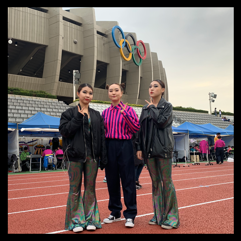 kac3200's tweet image. 올해로 100번째 맞이하는 #전국체육대회 와 39회 #장애인체육대회 의 개,폐막식에 실용무용예술계열 락킹 이유민(U-bong)교수님과 팝핀 Feelin 교수님께서 각 장르 안무 및 출연자로 참여하시고 16학번 김주영, 17학번 김지언, 18학번 김민선 학생이 역사적인 현장에서 출연하였습니다!! 🥳😍