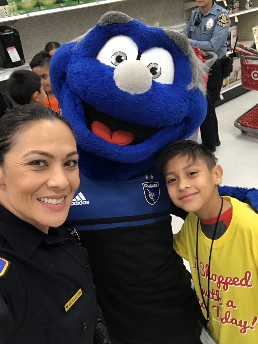 RedwoodCityPD's tweet photo. We had a wonderful time today at #ShopWithACop Silicon Valley. So much fun shopping with the kids who earned their way to this event. ๐
๐ป #swacsv https://t.co/IY0aBZE0Fc